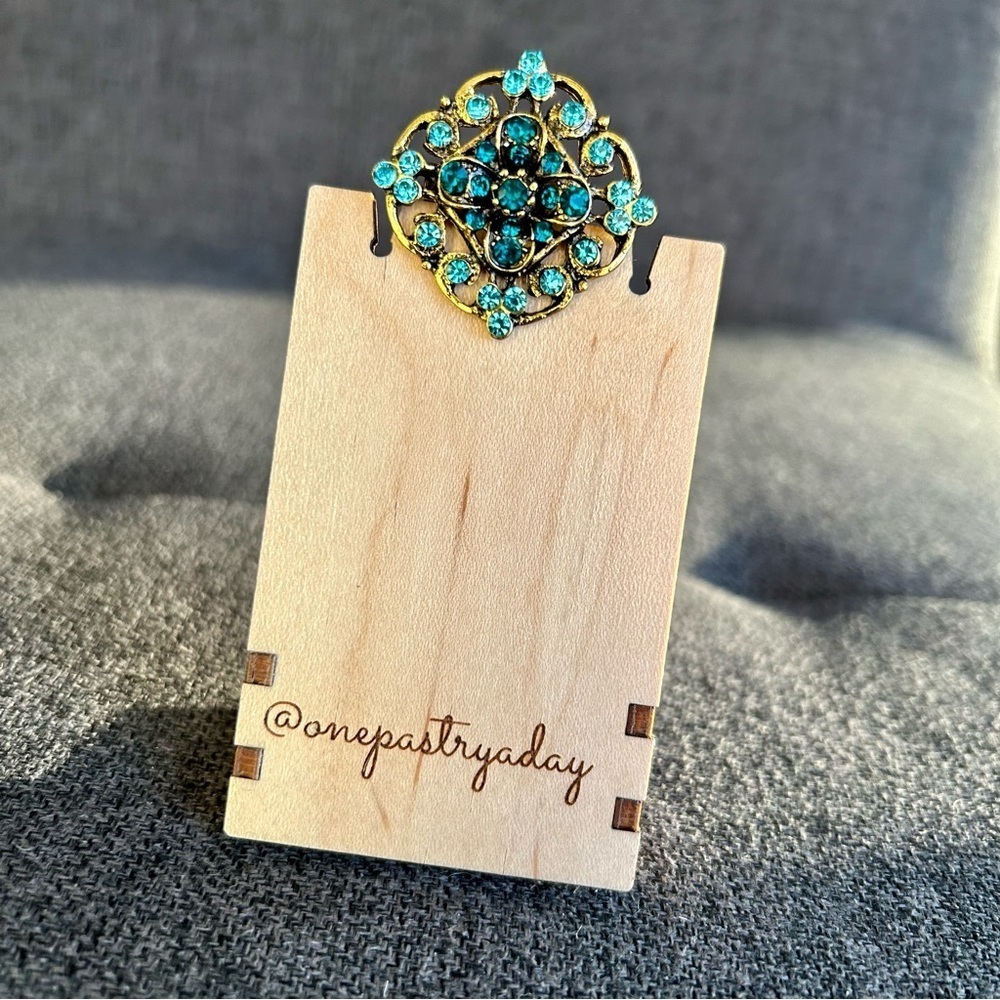Austrian Crystal Rhinestone Fashion Brooch Pin, Blue, Aqua, Gold (DIAMOND) - Picture 12 of 15